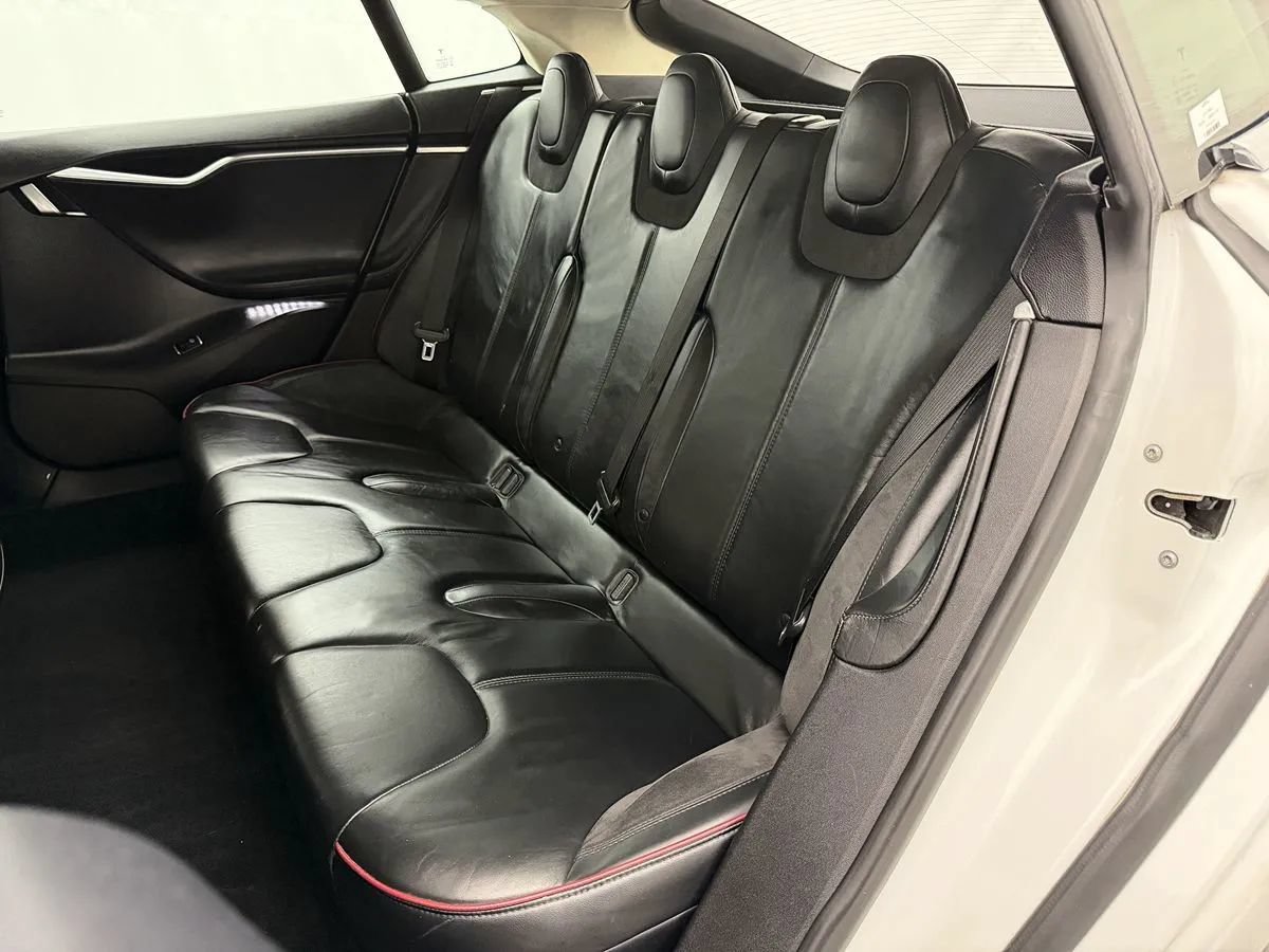Used 2013 Tesla Model S Performance RWD image 24