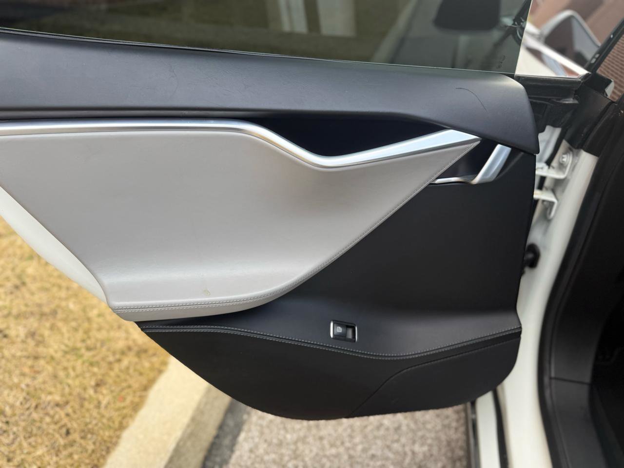 Used 2016 Tesla Model S 85D image 45