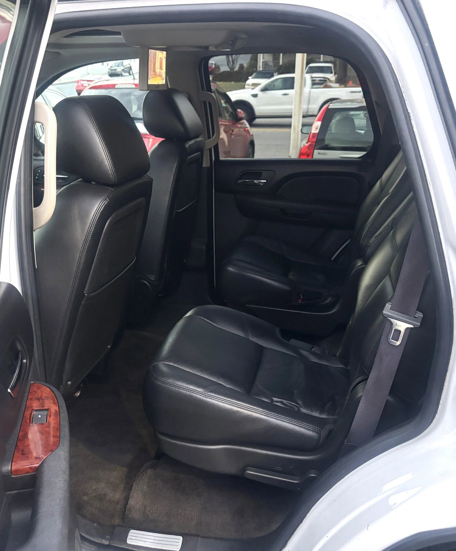 Used 2011 Chevrolet Tahoe LTZ image 9