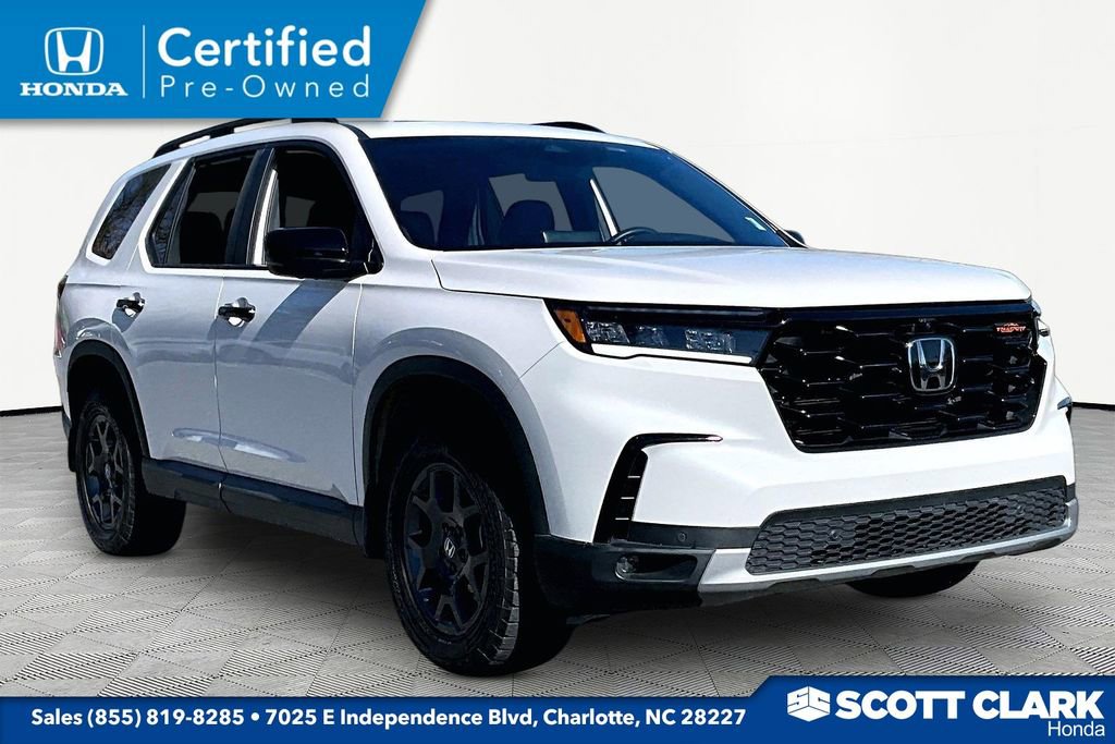 Certified 2025 Honda Pilot TrailSport image 1