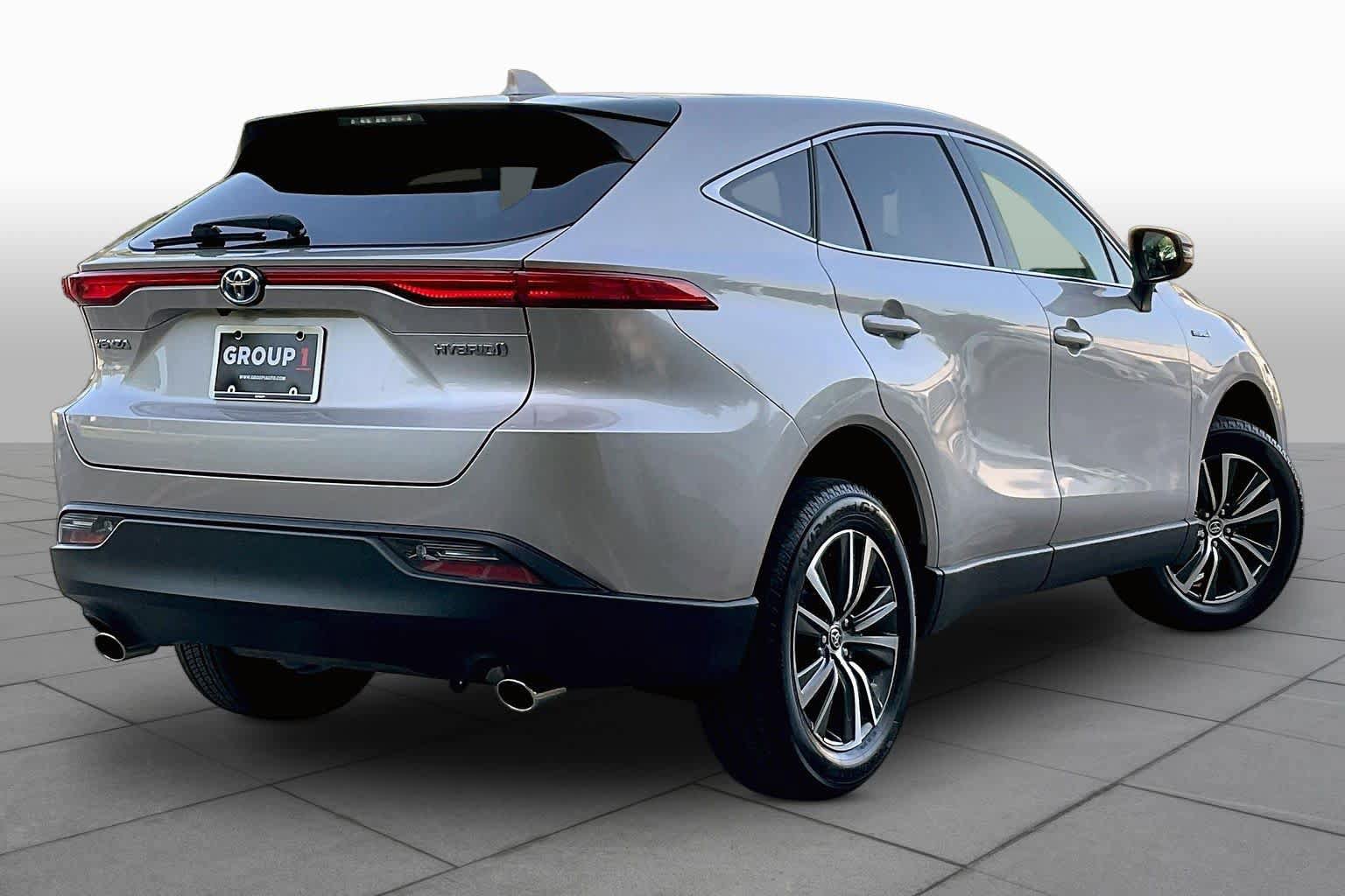 Used 2021 Toyota Venza LE AWD/4WD image 12
