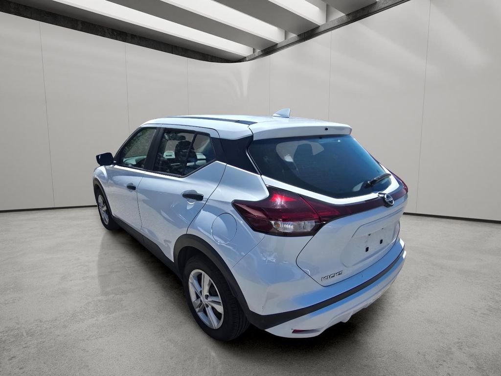 Used 2023 Nissan Kicks S FWD image 3