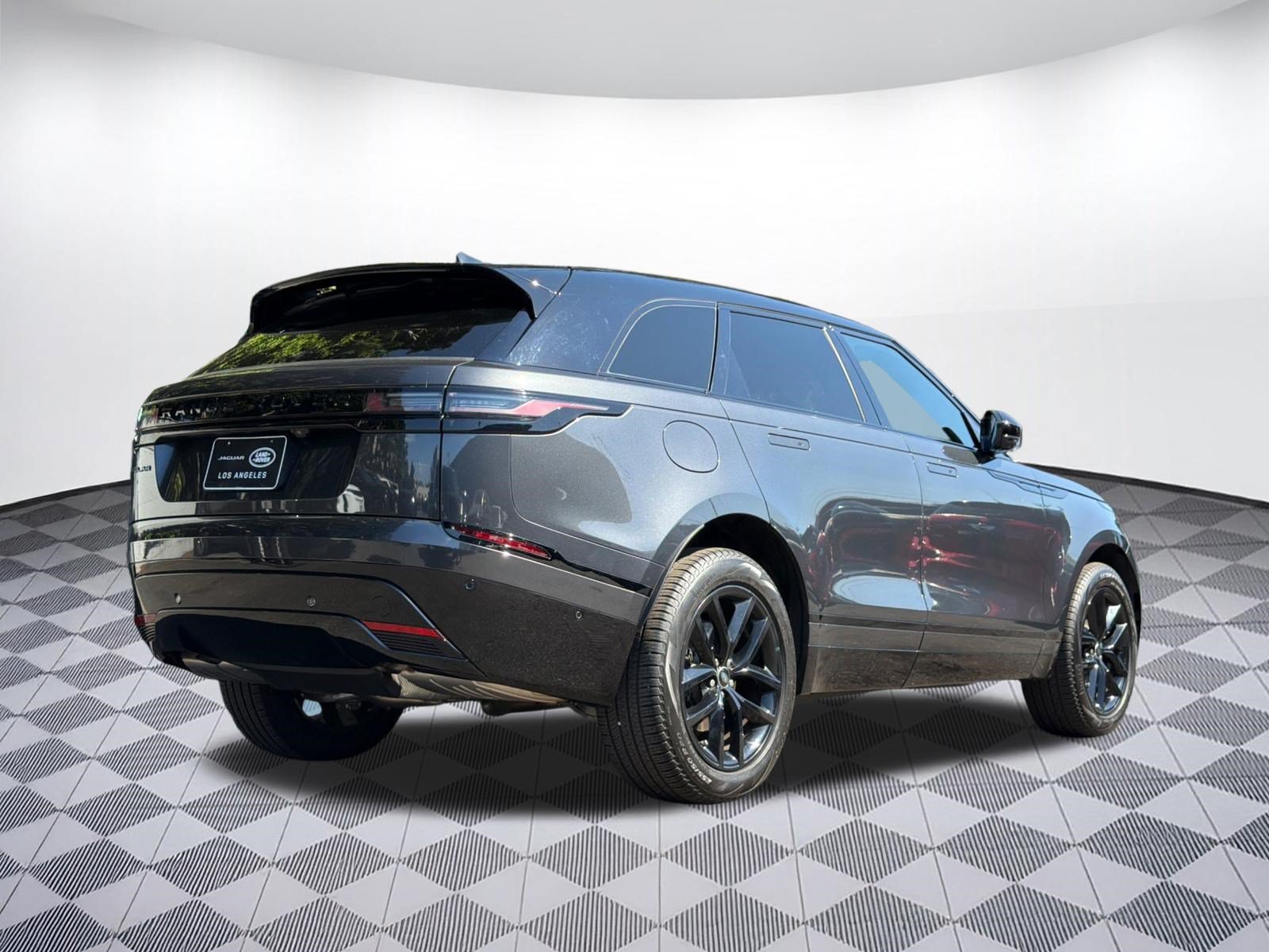 Used 2026 Land Rover Range Rover Velar Dynamic SE AWD/4WD image 9