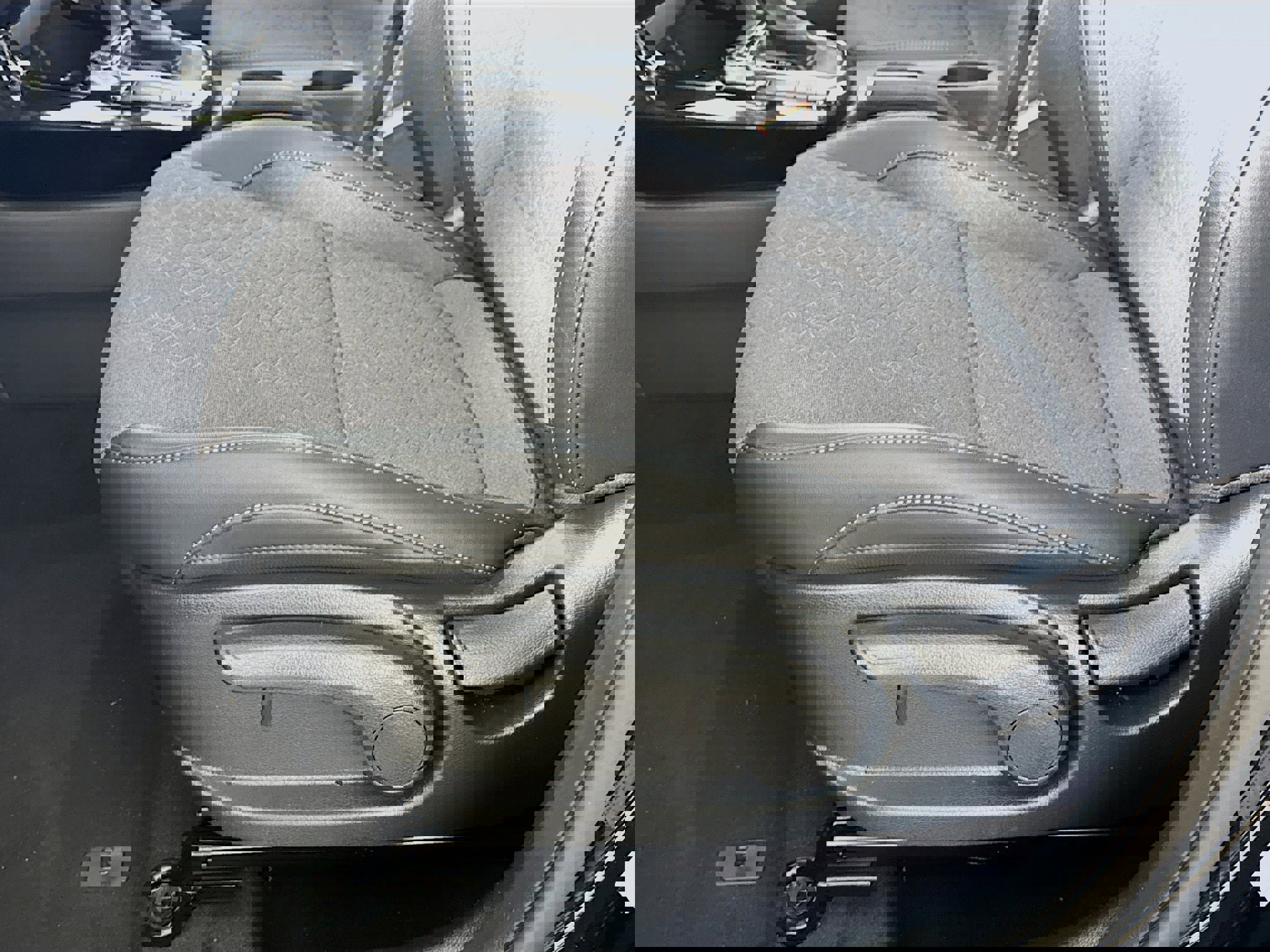 Used 2025 Kia Seltos S image 21