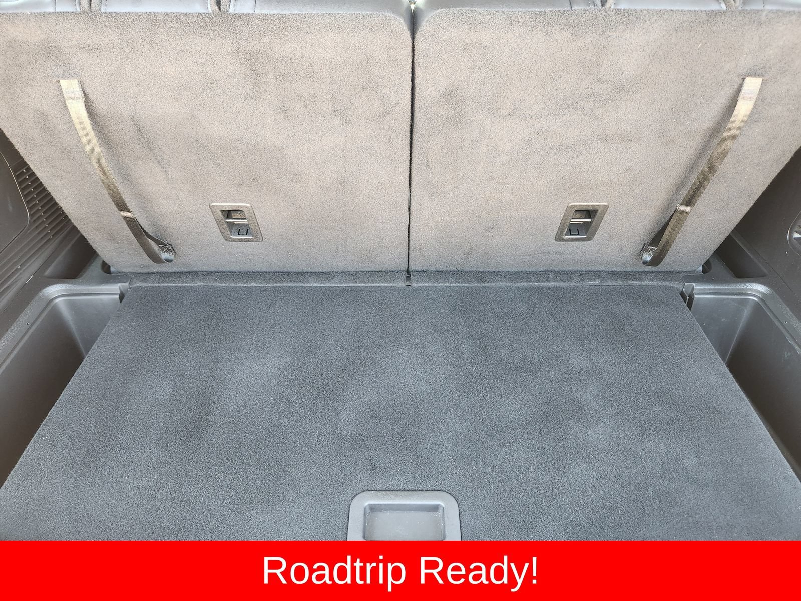 Used 2024 Ford Explorer XLT w/ Equipment Group 202A AWD/4WD image 44