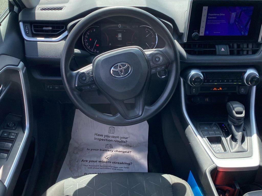 Used 2024 Toyota RAV4 XLE FWD image 10
