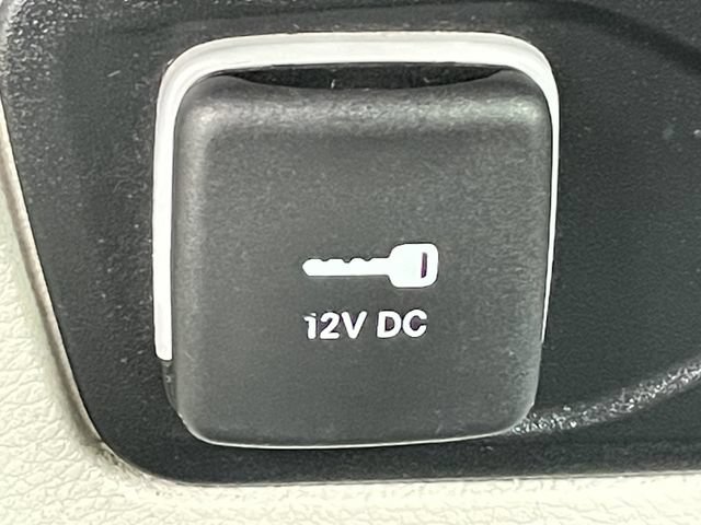 Used 2023 Chrysler Pacifica Touring-L FWD image 20