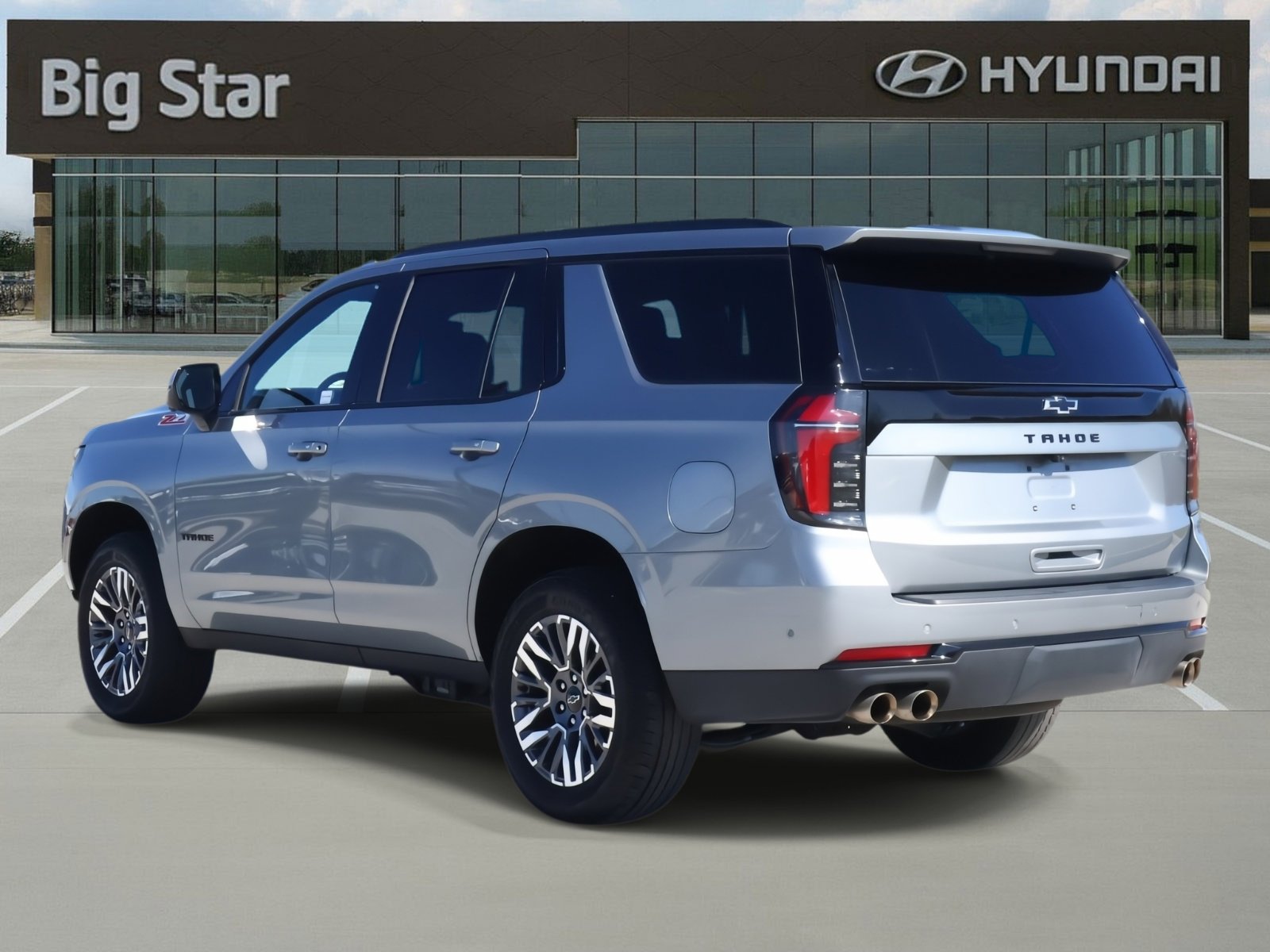 Used 2025 Chevrolet Tahoe Z71 AWD/4WD image 3
