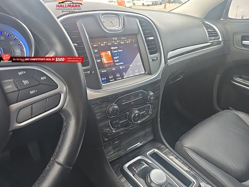 Used 2019 Chrysler 300 Touring L w/ Quick Order Package 22F image 15