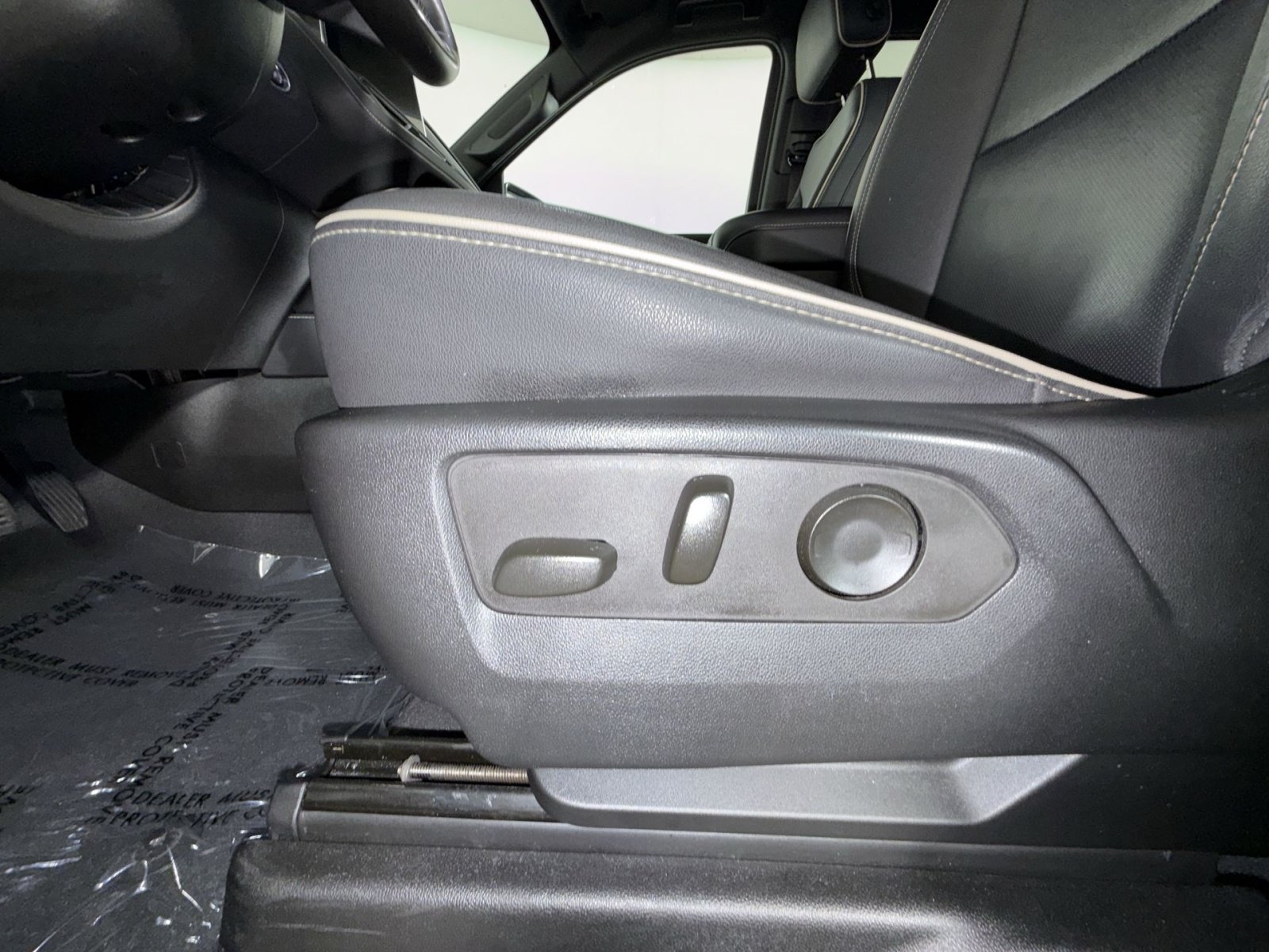 Used 2023 Chevrolet Tahoe Premier AWD/4WD image 14