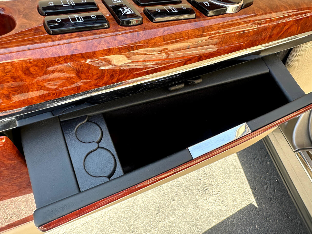 Used 2004 Maybach 57 image 24