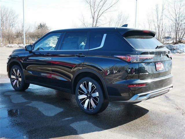 New 2026 Mitsubishi Outlander SE image 2