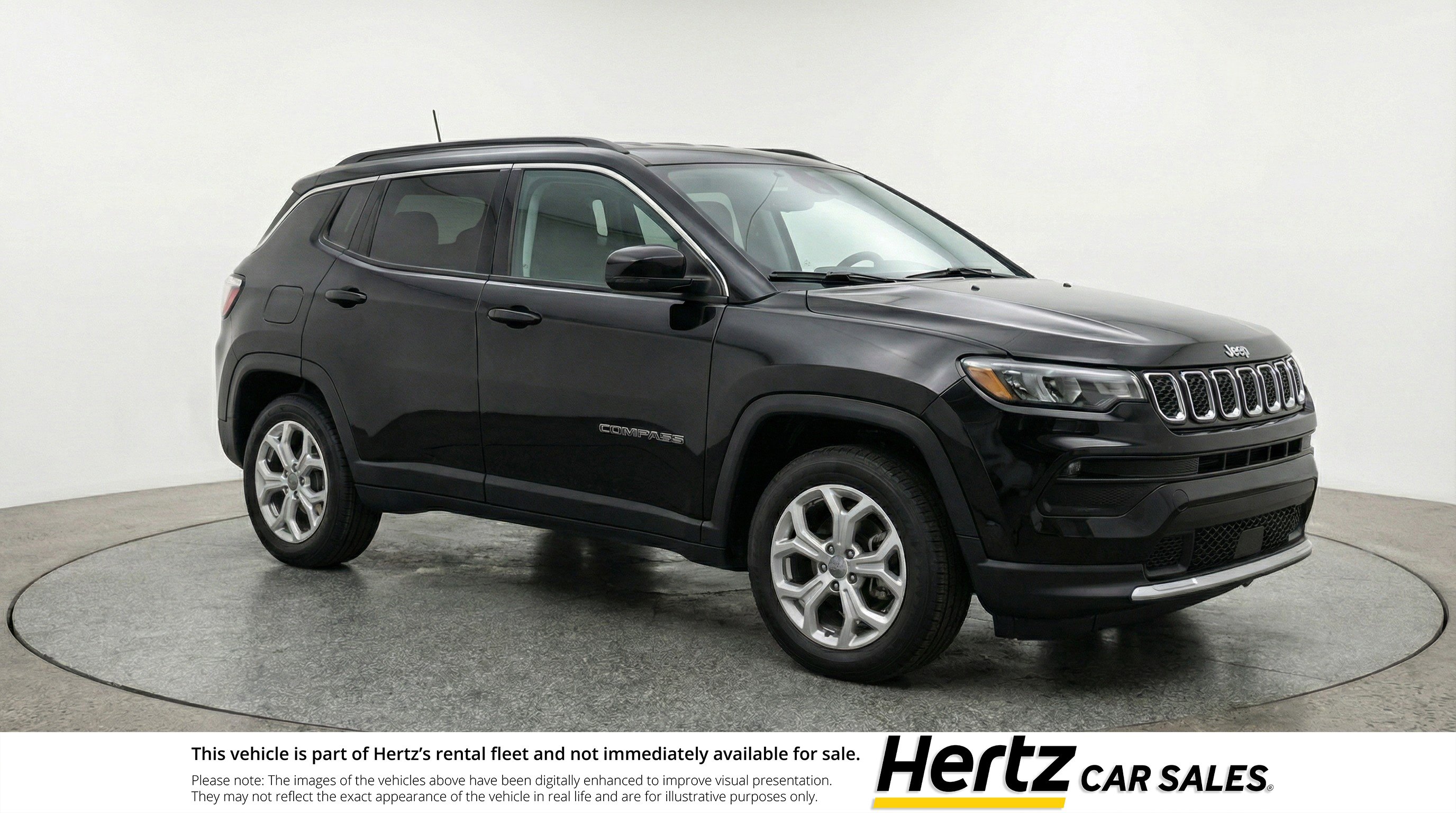 Used 2025 Jeep Compass Latitude image 1