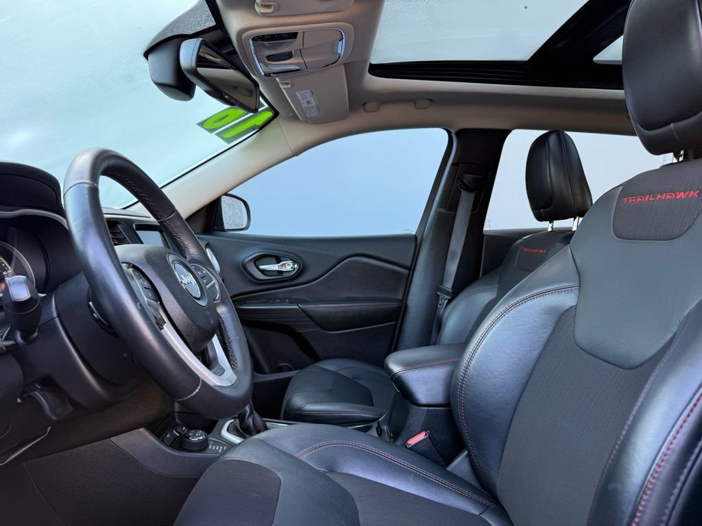 Used 2016 Jeep Cherokee Trailhawk w/ Comfort/Convenience Group image 14