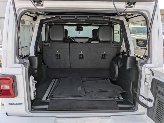 Used 2021 Jeep Wrangler Unlimited Sahara AWD/4WD image 12