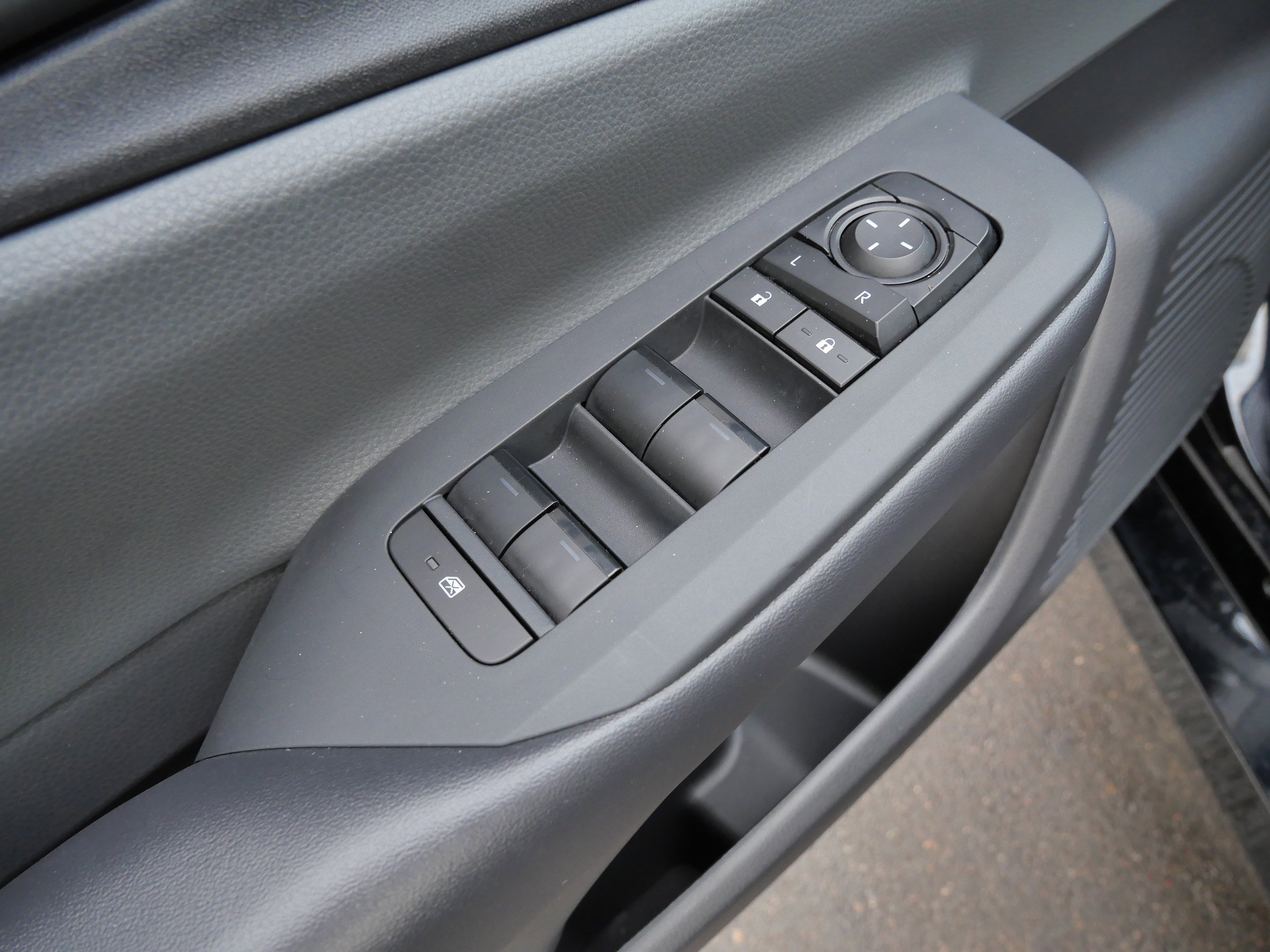 Certified 2025 Toyota Prius LE image 20