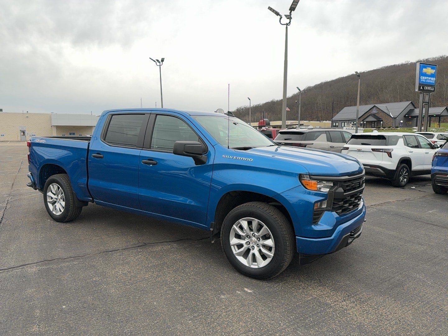 Used 2023 Chevrolet Silverado 1500 Custom AWD/4WD image 1
