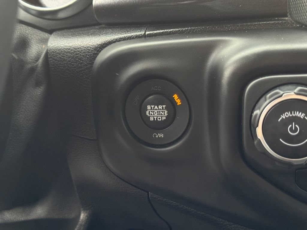 Used 2021 Jeep Wrangler Unlimited Sahara AWD/4WD image 39