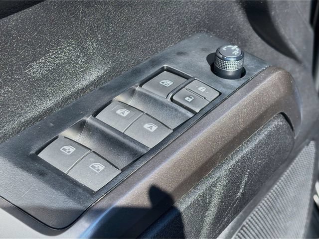 Used 2023 Toyota Tacoma SR5 AWD/4WD image 17