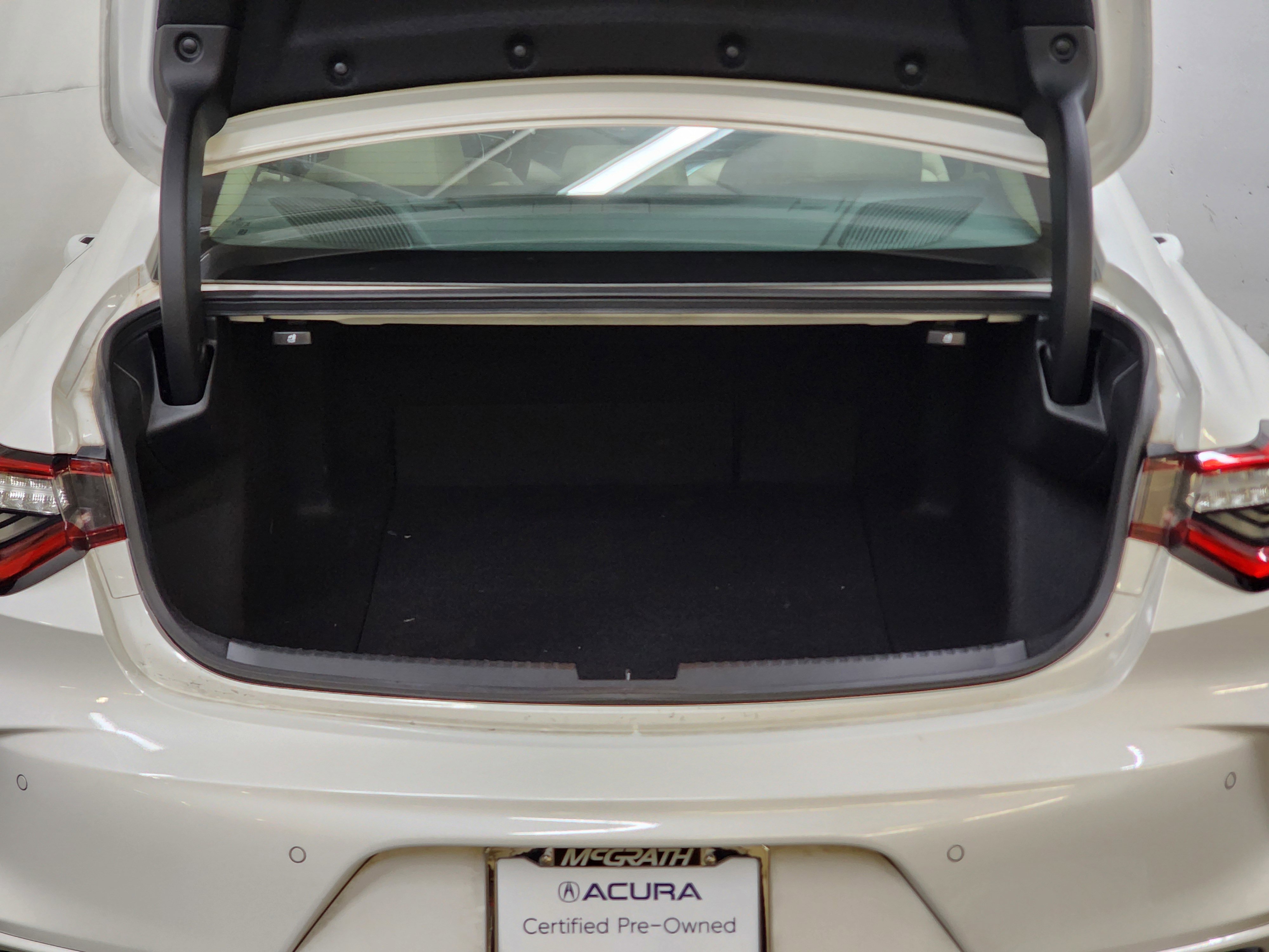 Certified 2025 Acura TLX w/ Technology Package FWD image 8
