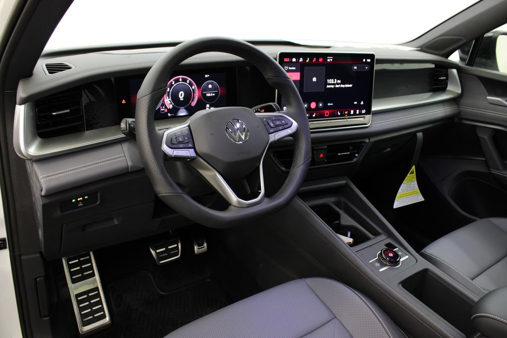 New 2026 Volkswagen Tiguan SE R-Line FWD image 15