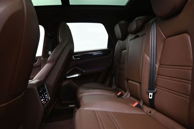 Used 2023 Porsche Cayenne Turbo w/ Premium Package Plus AWD/4WD image 11