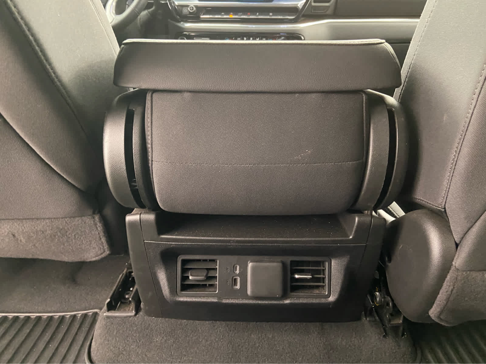 Used 2025 Chevrolet Silverado 1500 LT AWD/4WD image 17