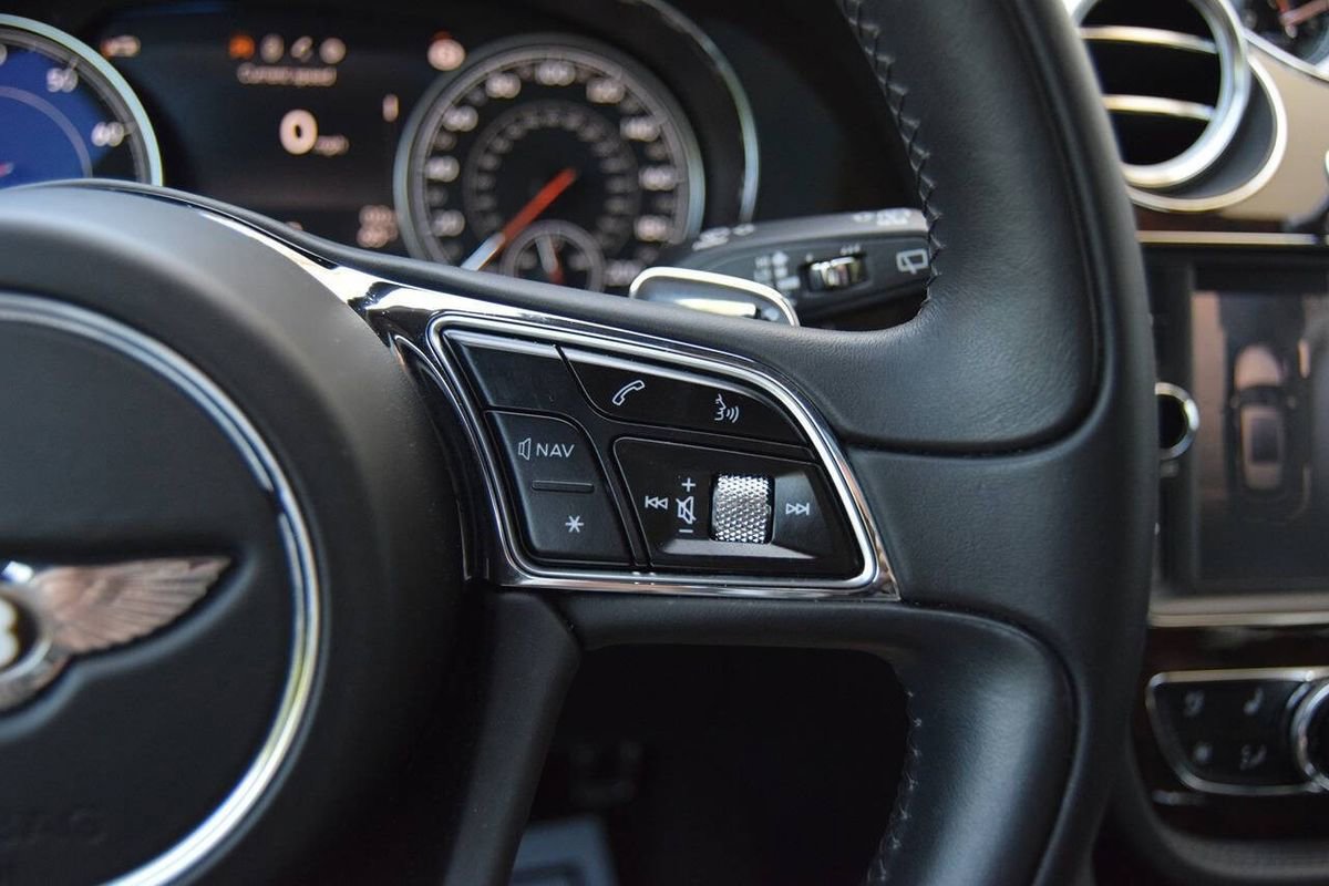 Used 2019 Bentley Bentayga image 18