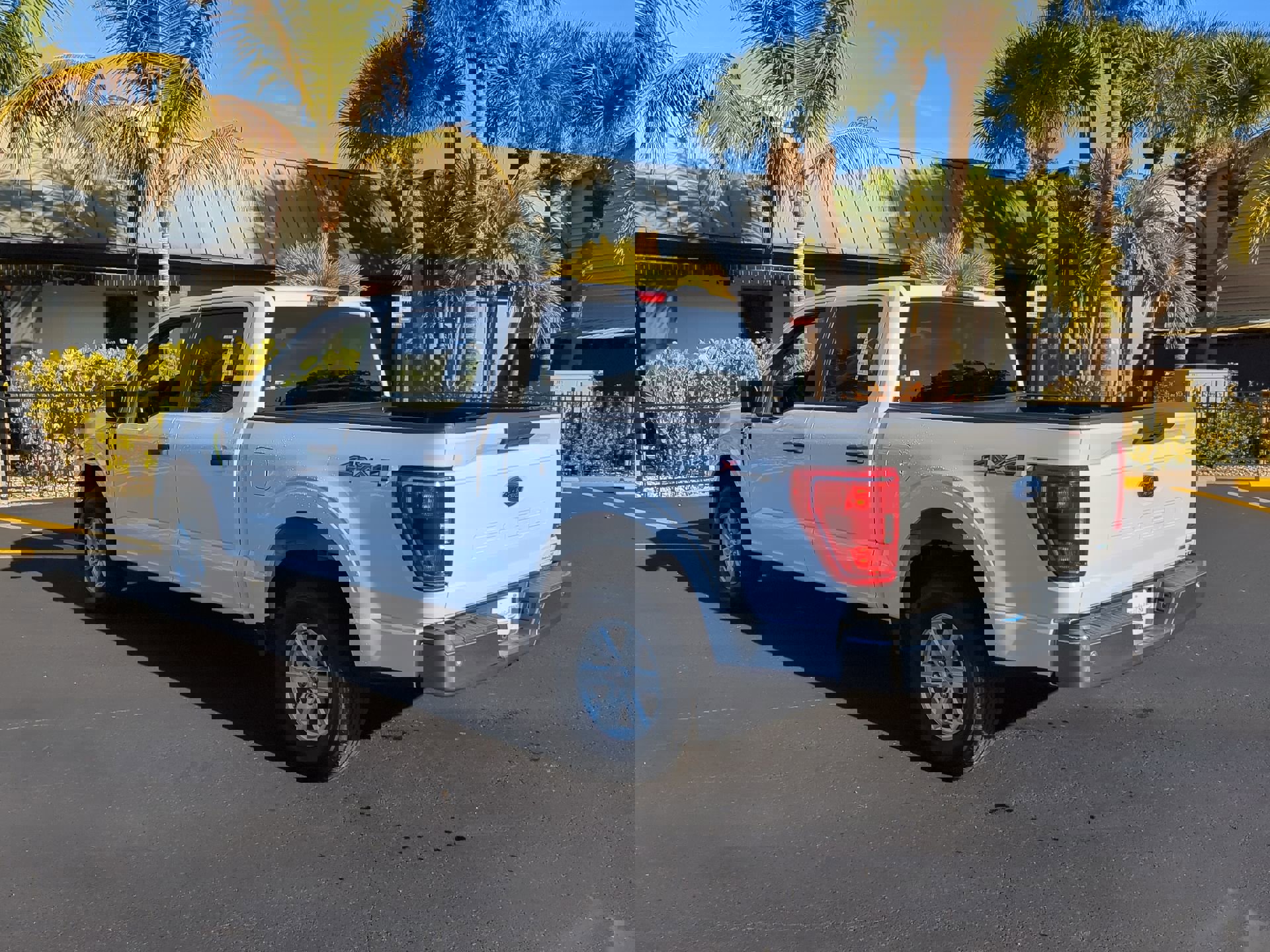 Used 2021 Ford F150 XLT image 8