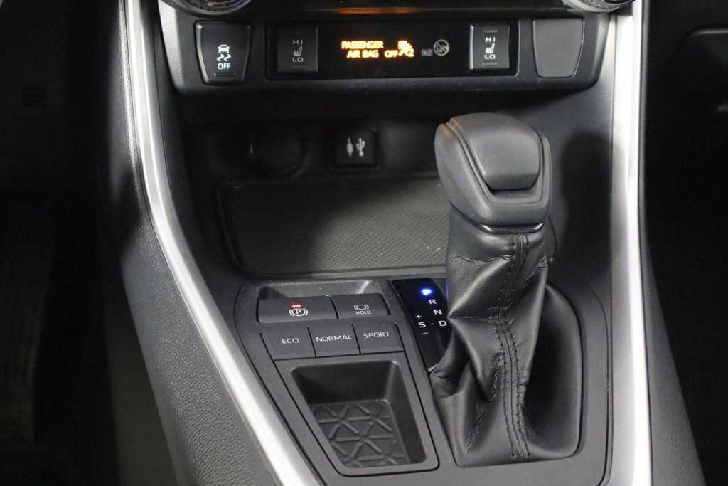 Used 2019 Toyota RAV4 XLE FWD image 28