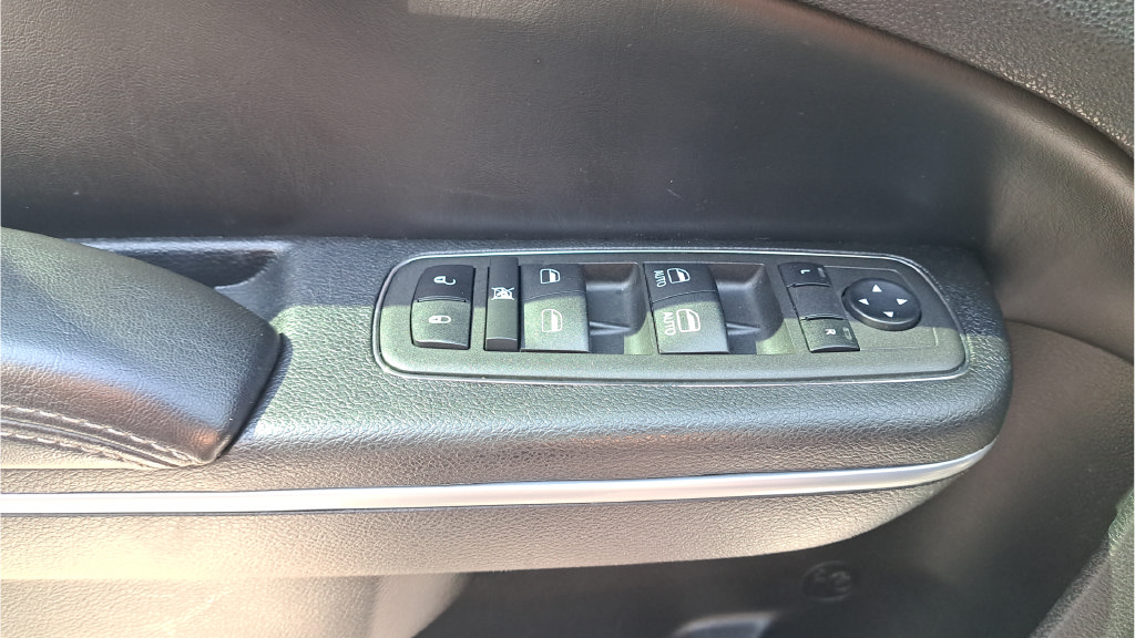 Used 2022 Chrysler 300 S RWD image 25