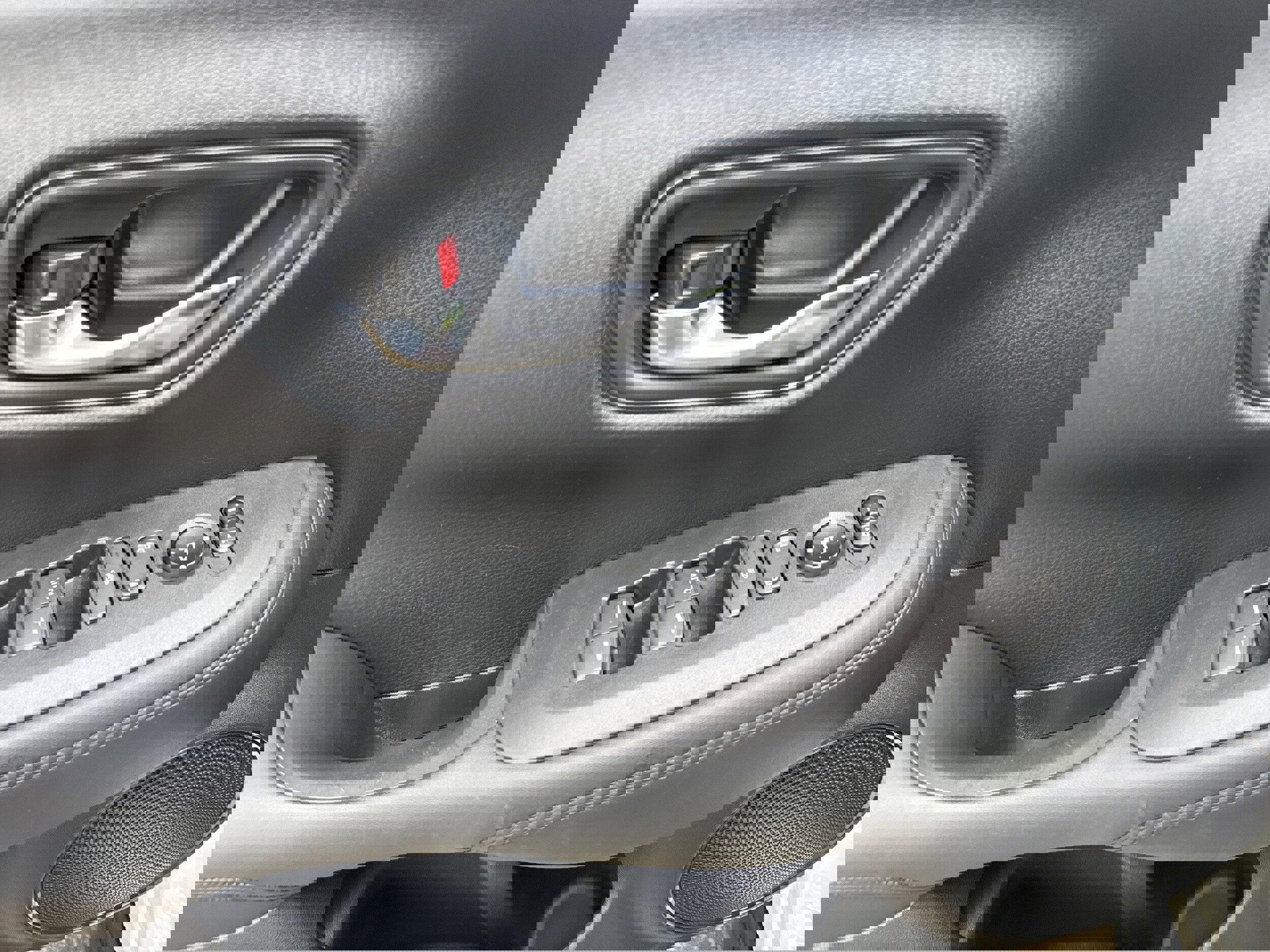 Used 2023 Honda HR-V LX image 7