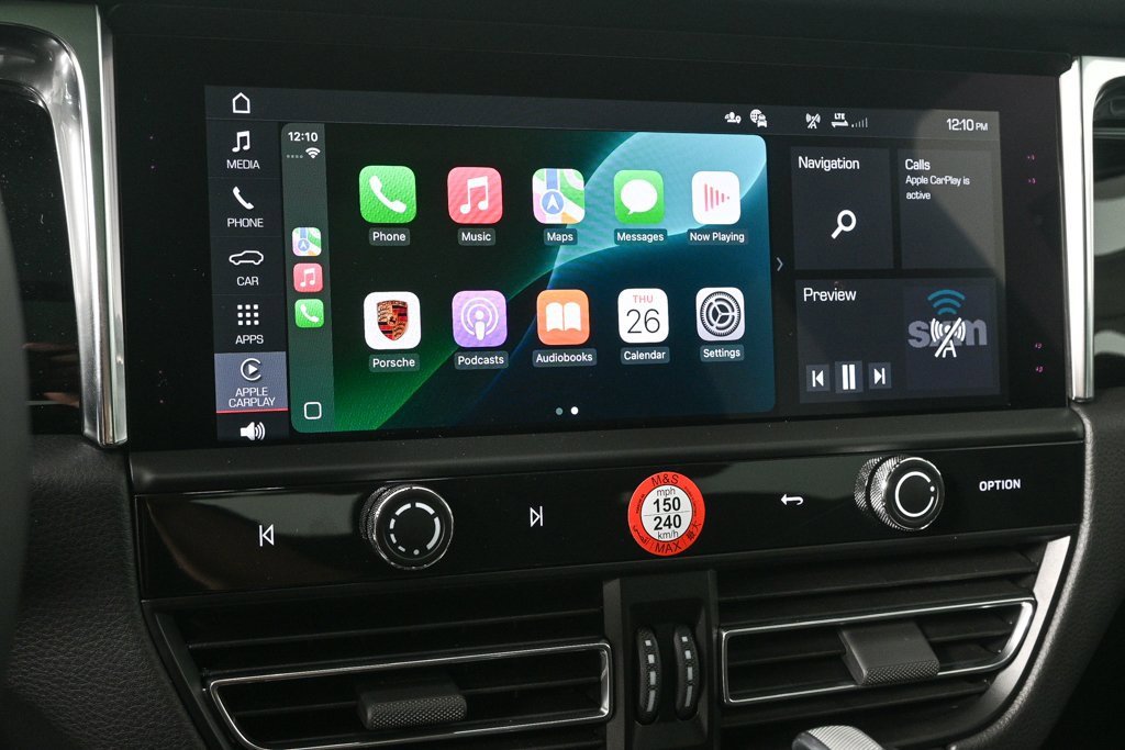 Certified 2025 Porsche Macan image 15