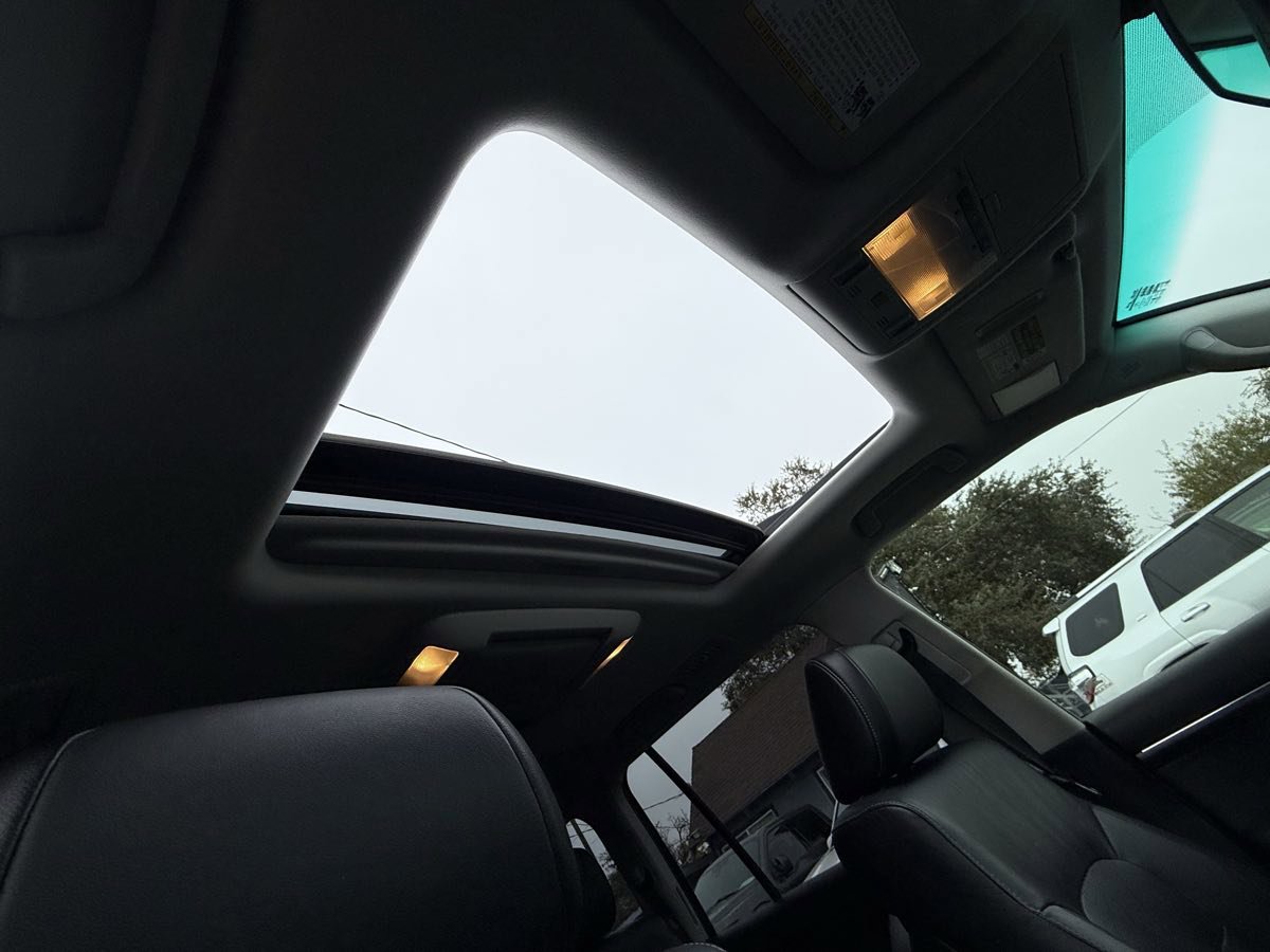 Used 2015 Toyota Land Cruiser image 17