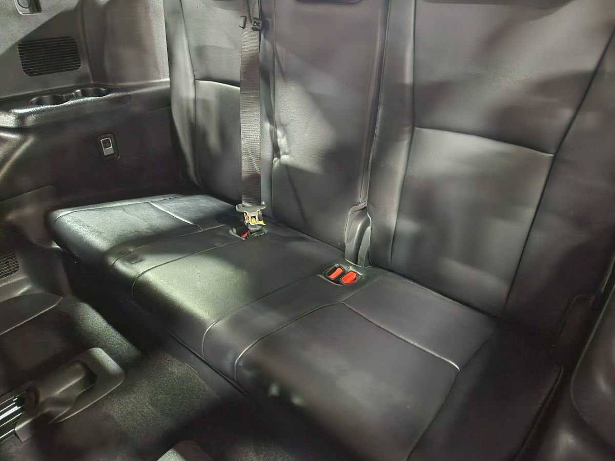 Used 2022 Toyota Highlander XLE FWD image 53