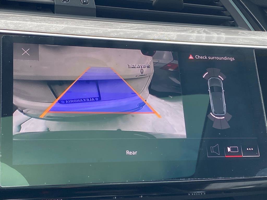 Used 2024 Audi Q8 e-tron Premium image 14