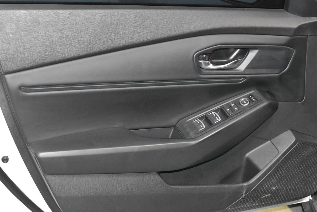 Used 2023 Honda Accord EX image 4