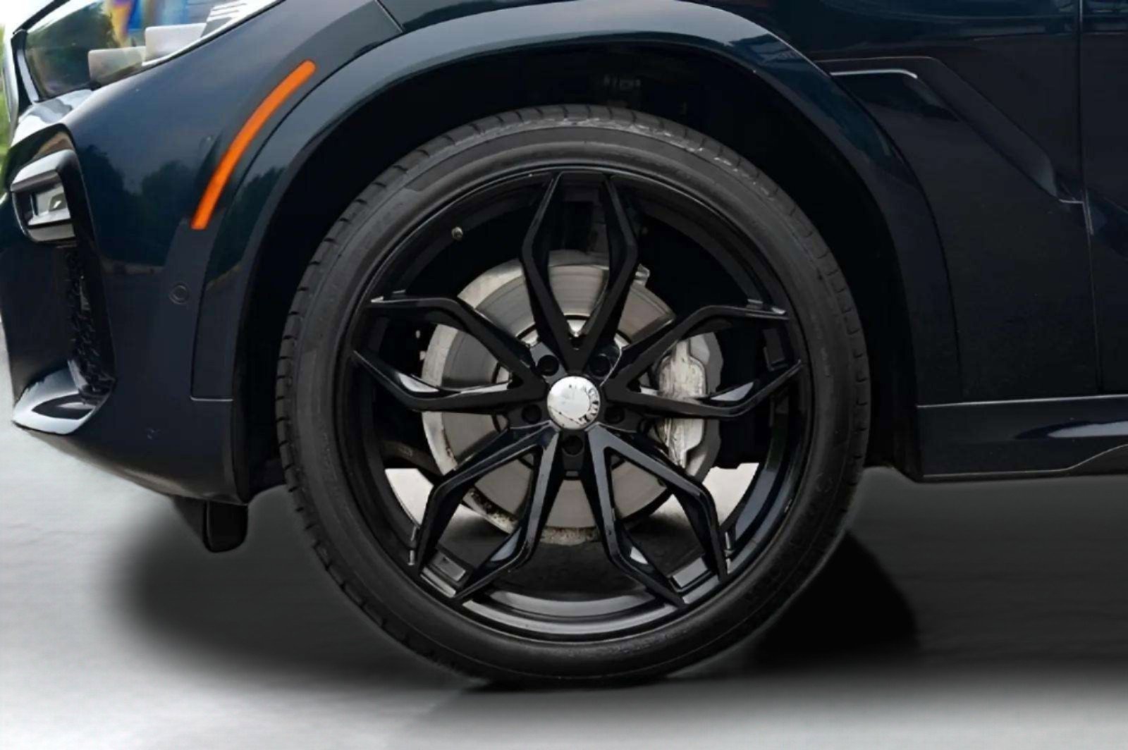 Used 2021 BMW X6 xDrive40i w/ M Sport Package image 26