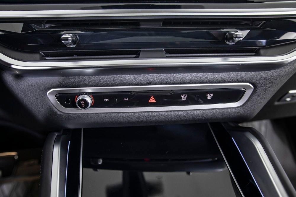 Used 2026 BMW X6 M Competition w/ Executive Package image 34