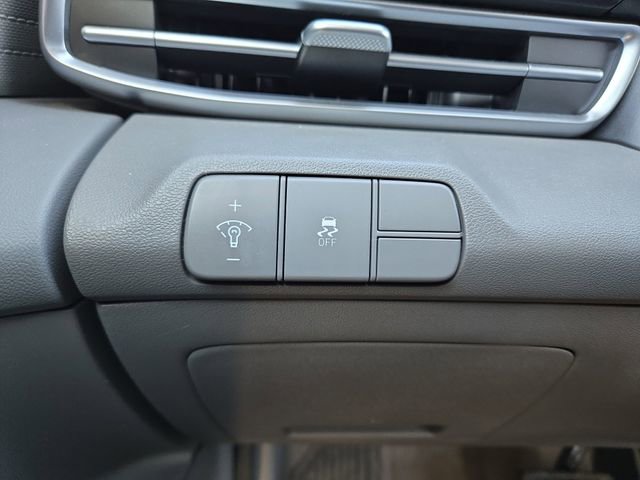 Certified 2024 Hyundai Elantra SEL image 19