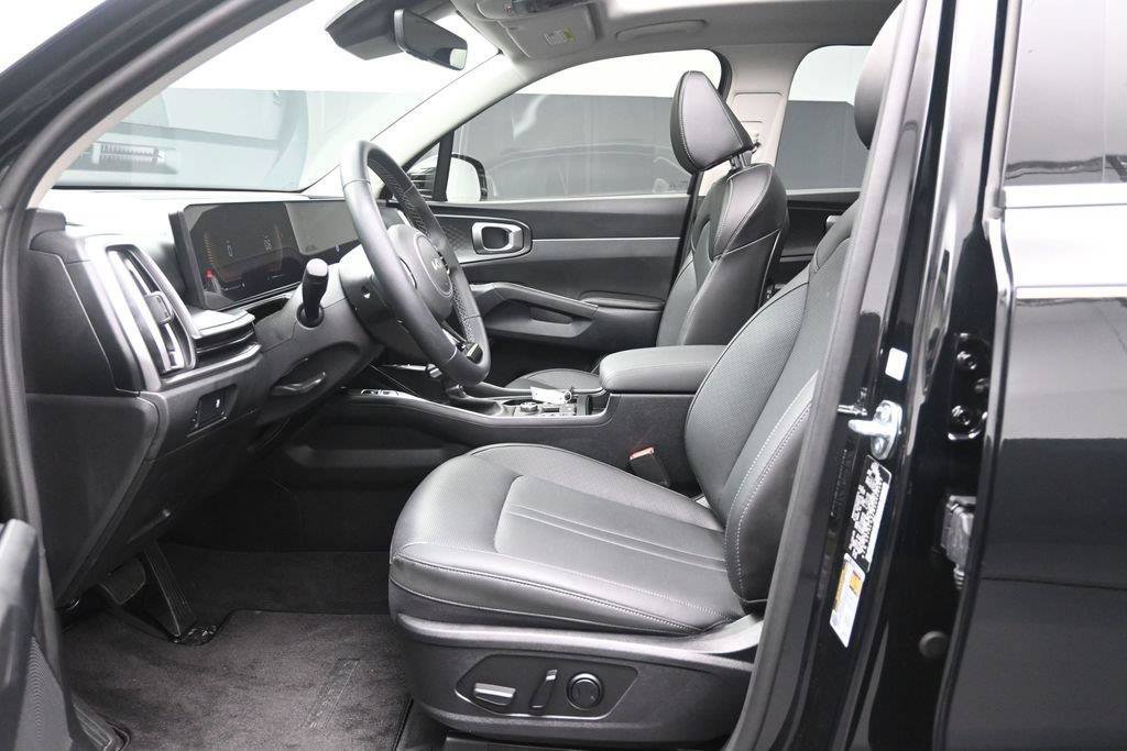 Used 2025 Kia Sorento S w/ Panoramic Sunroof Package FWD image 18
