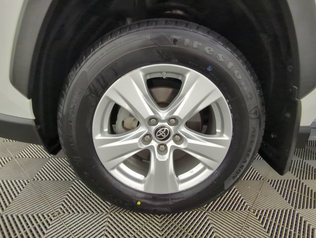 Used 2021 Toyota RAV4 LE AWD/4WD image 17