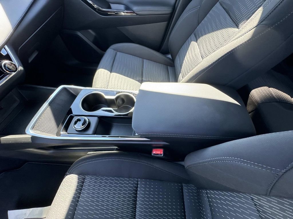 Used 2026 Chevrolet Equinox LT image 24