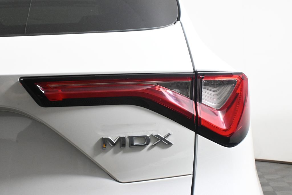 Used 2023 Acura MDX SH-AWD w/ Technology Package image 12