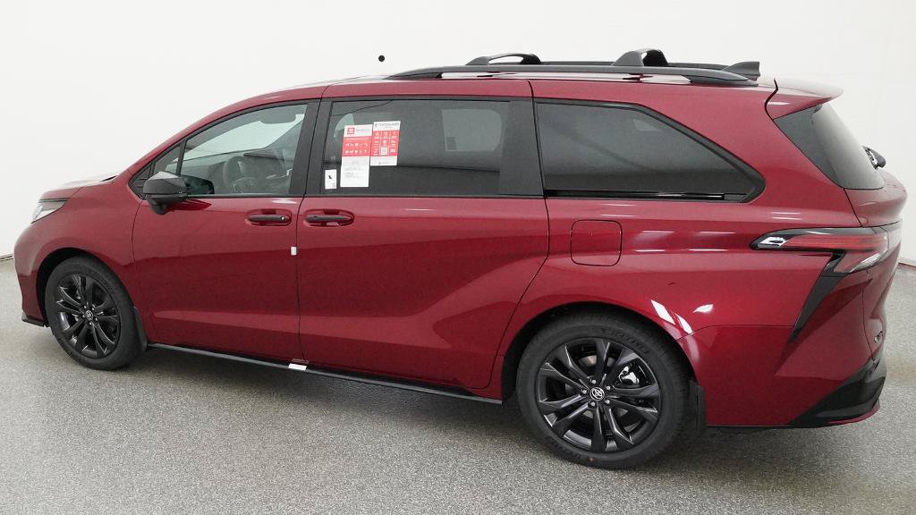 New 2026 Toyota Sienna XSE FWD image 7