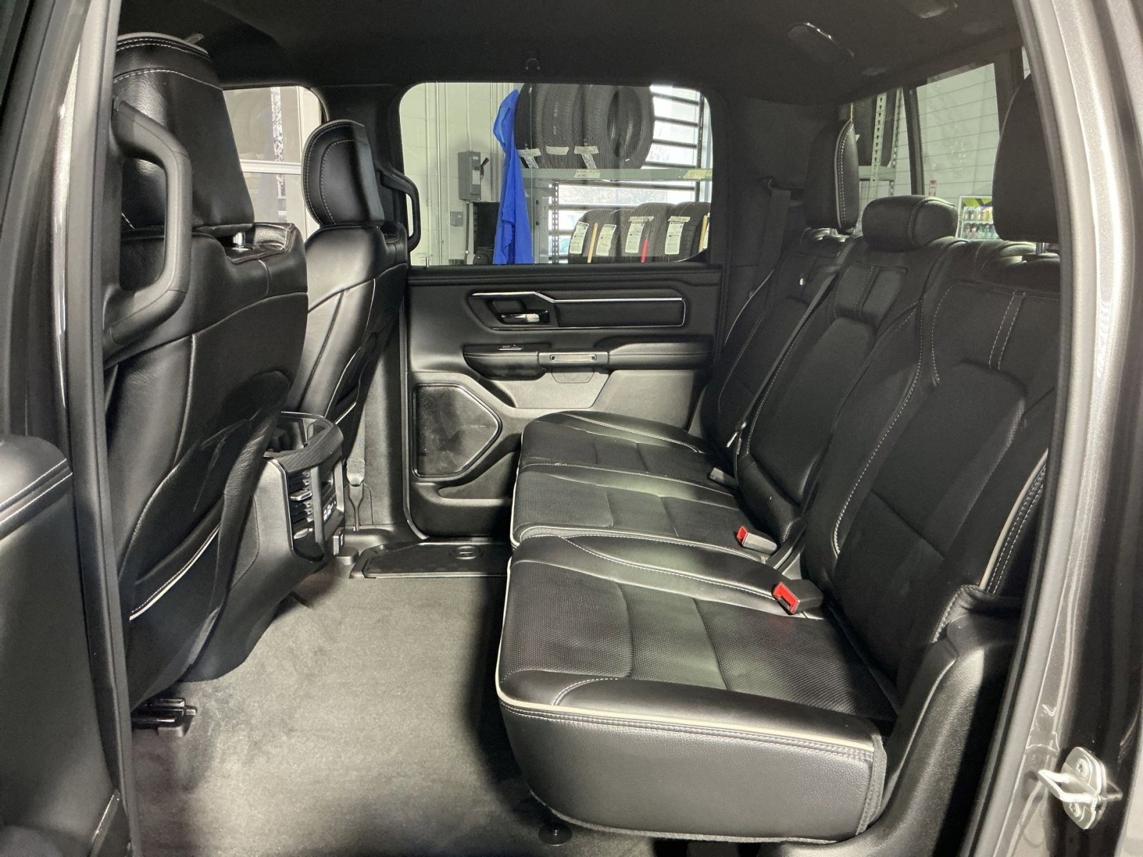 Used 2024 RAM 1500 Limited image 31