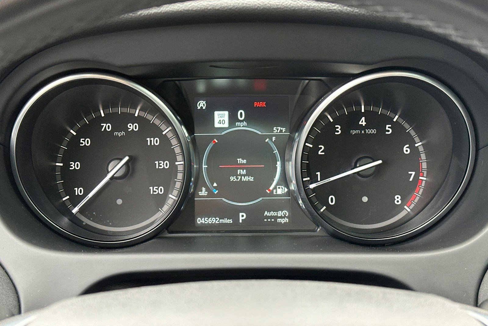 Used 2019 Land Rover Discovery Sport HSE AWD/4WD image 19