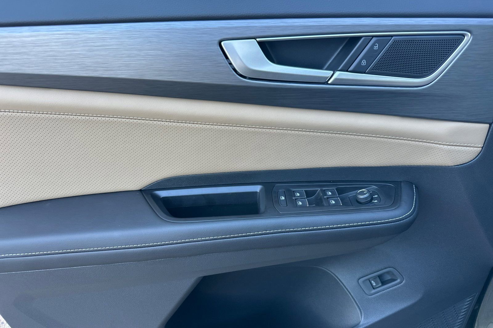 New 2026 Volkswagen Atlas Cross Sport SE image 10