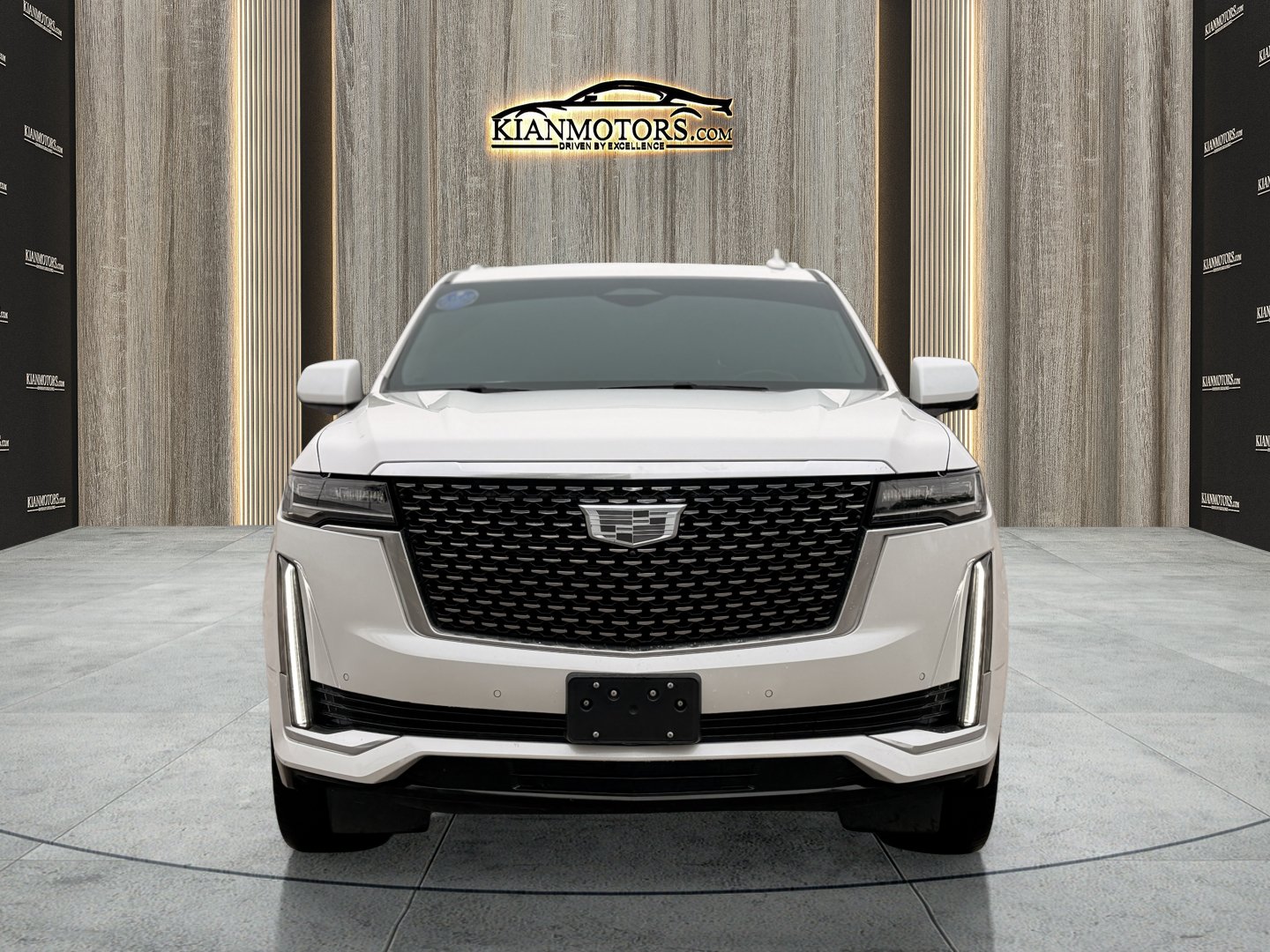 Used 2021 Cadillac Escalade ESV Premium Luxury AWD/4WD image 2