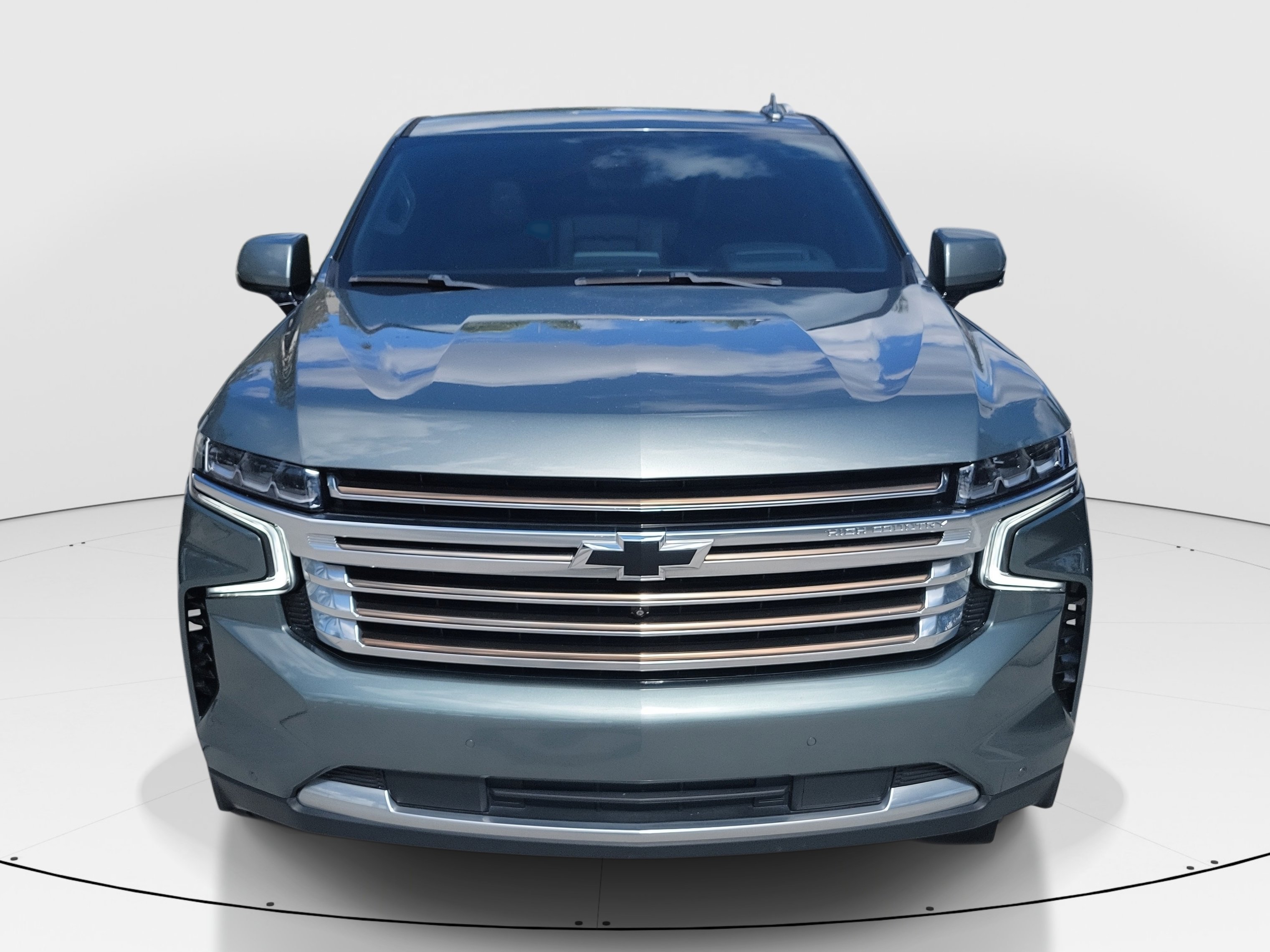 Used 2023 Chevrolet Suburban High Country image 3